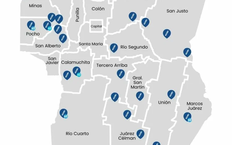Escuela rural cordobesa con un único alumno y su docente en un paraje de montaña