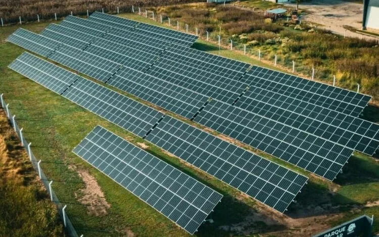 Paneles solares y cooperativa en Oncativo, muestra del liderazgo de Córdoba en generación distribuida