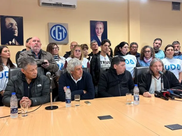 Docentes en protesta por la crisis educativa en Argentina