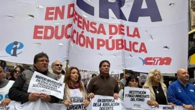 Docentes marchando en las calles de Córdoba durante la movilización