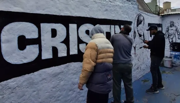 Imagen de pintada con la leyenda Cristina Libre en un muro de Lanús