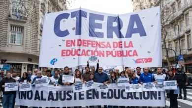 Imagen de docentes marchando durante el paro nacional