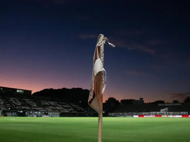 Imagen de los jugadores de Platense y Boca Juniors en el estadio Ciudad de Vicente López