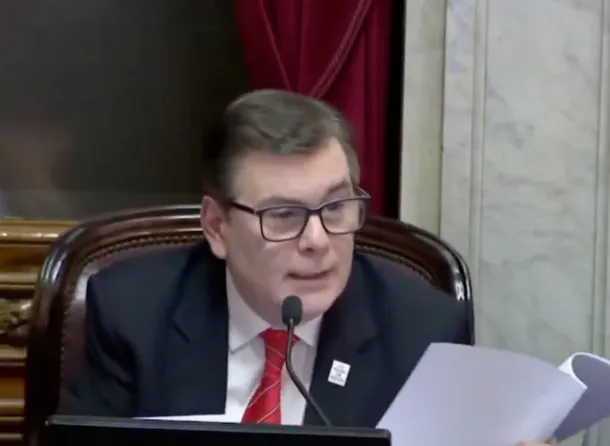 Gerardo Zamora destapó un insólito error de redacción en la Ley de Propiedad Privada