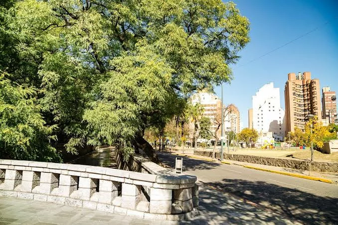Cielo parcialmente nublado sobre Córdoba el 26 de agosto