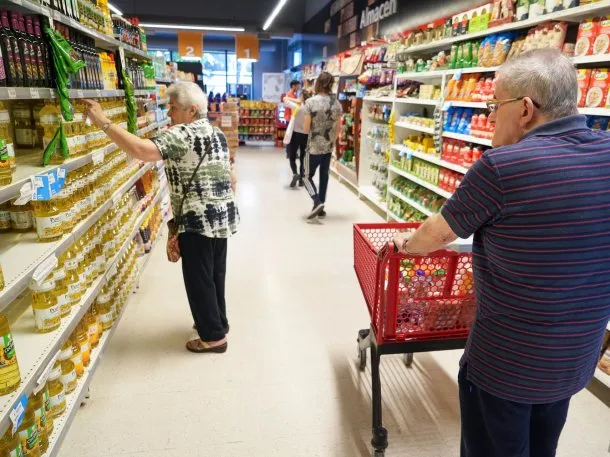 Imagen de un supermercado con productos alimenticios
