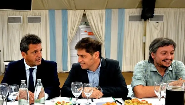 Imágenes de Kicillof, Massa y Kirchner en una reunión política