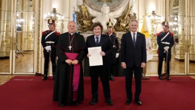 Javier Milei recibe al Nuncio Apostólico en Casa Rosada