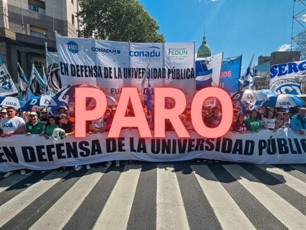 Manifestación de docentes universitarios en paro nacional