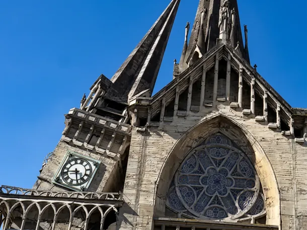 Imagen del derrumbe de la Catedral de Manizales después del terremoto en Colombia