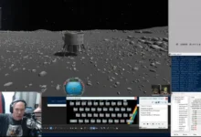 Imagen de un ZX Spectrum y una nave espacial en simulación