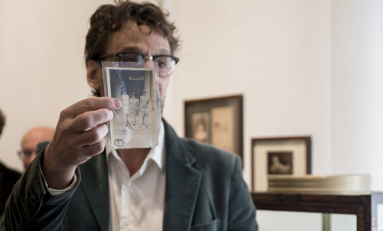 Fotografías analógicas y proyectoras de época en el Palacio Dionisi