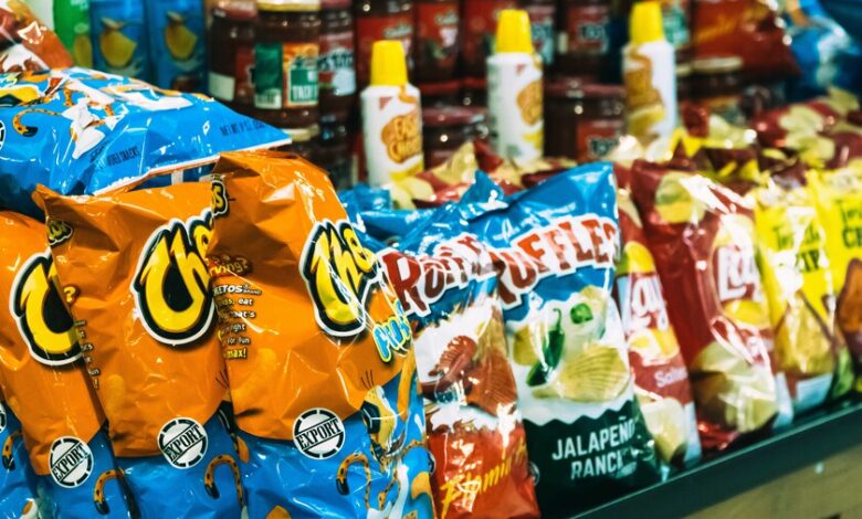 Patatas Pringles con auriculares