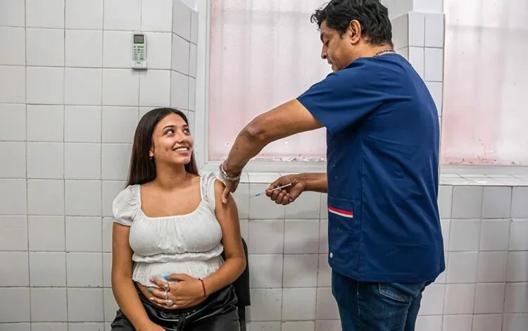 Vacunación contra el VSR en Córdoba para embarazadas y niños