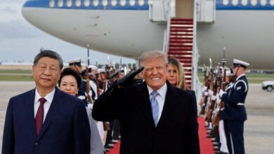 Donald Trump y Xi Jinping saludándose frente a la Casa Blanca durante la cumbre de Estado