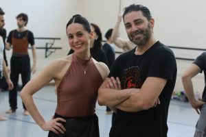 Hernán Piquín y el Ballet Oficial de la Provincia en el Teatro del Libertador
