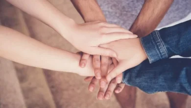 Voluntarios del Arzobispado de Córdoba se preparan para la visita del papa León XIV