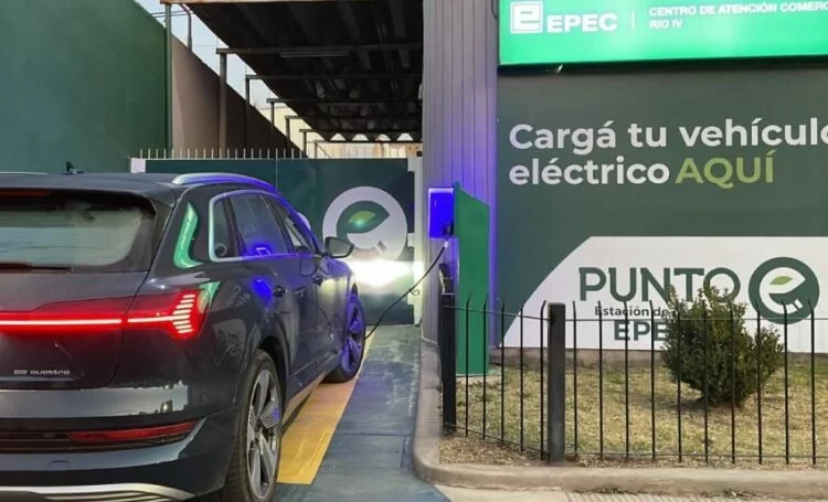 Alfredo Camponovo, vocero de EPEC, habla sobre la expansión de la movilidad eléctrica en la provincia