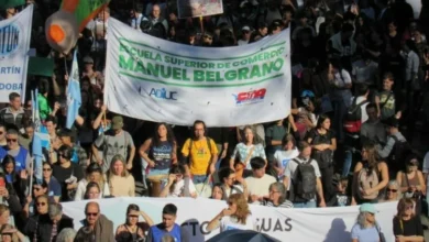 Paro docente en los colegios preuniversitarios Manuel Belgrano y Monserrat