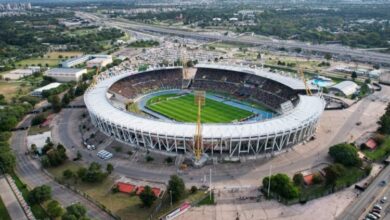 Niños de clubes cordobeses disfrutando del partido de la Selección Argentina en la Platea Gasparini Alta del Estadio Mario Alberto Kempes