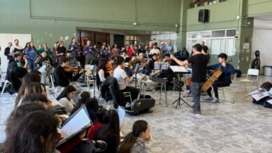 Orquesta Sinfónica Oceánica y coros en el escenario del Teatro Real