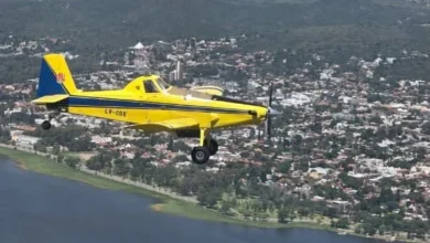 Avión hidrante AT-802 sobre la pista de Pocho listo para combatir incendios en Córdoba