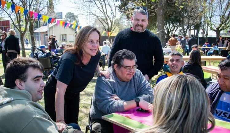 Liliana Montero en la reunión con organizaciones de discapacidad en Río Cuarto