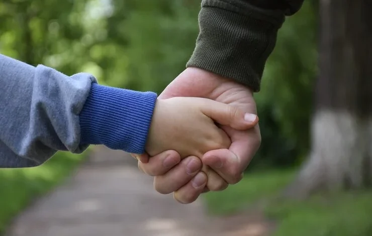 Niños y adolescentes esperando ser adoptados en Córdoba durante la convocatoria pública de 2026