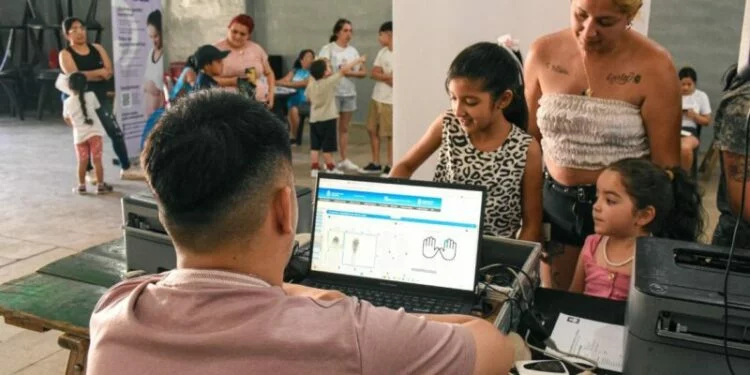 Centro Vecinal de barrio Colonia Lola durante el operativo La Muni con Vos