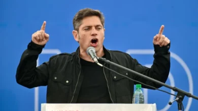 Axel Kicillof hablando en el plenario del Movimiento Derecho al Futuro en la Universidad Tecnológica Nacional de Villa Domínico