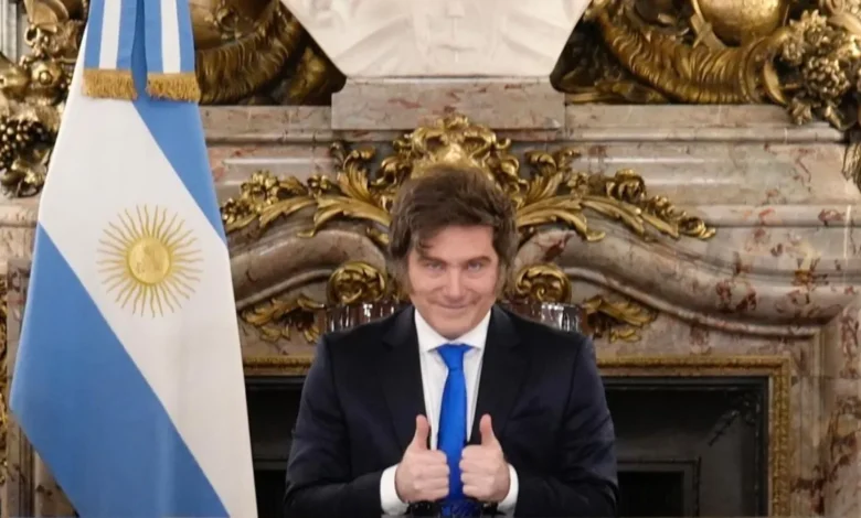 Javier Milei frente a la cámara durante la cadena nacional sobre las Islas Malvinas