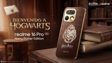 Caja del realme 16 Pro Harry Potter Edition recreando el baúl de Hogwarts con escudos de las casas