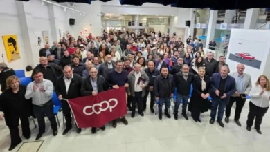 Monseñor Ángel Rossi con dirigentes sindicales y cooperativas en la sede de AGEC