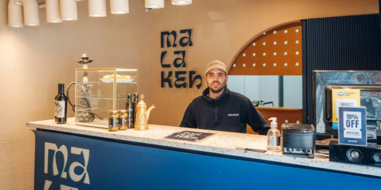 Local de Malakeh en Nueva Córdoba con platos de cocina árabe
