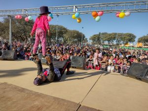 Escena de Teatro Itinerante del Festival Internacional de Teatro Córdoba para niños y jóvenes