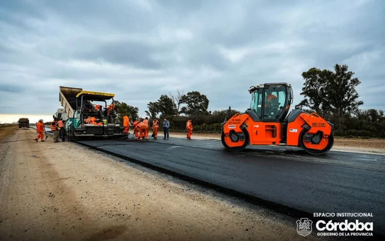 Vista aérea de las obras viales en Córdoba: autopista Ruta 19, altonivel Malvinas Argentinas, altonivel Vélez Sarsfield y avenida Enrique Bodereau