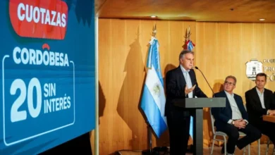 Gobernador Martín Llaryora anunciando la ampliación de planes de financiación en el Centro Cívico
