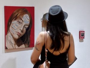 Jóvenes artistas presentan sus obras en la exposición del Festival Nuestro Arte es Trabajo en el Museo Caraffa