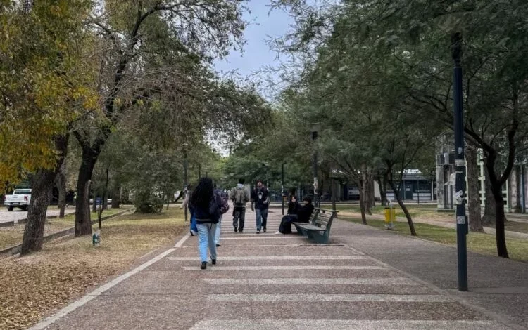 Imagen promocional del programa Regresar UNC publicada en Instagram por la Universidad Nacional de Córdoba