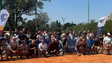 Clase de tenis adaptado en silla de ruedas en el Córdoba Lawn Tennis Club