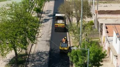 Obra de asfaltado en la calle Fermín Martín, Argüello Norte
