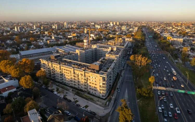Vista aérea del complejo MilAires en Villa Devoto, mostrando la segunda herradura entregada por Grupo Ecipsa