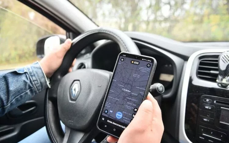 Concejal Diego Casado presenta proyecto de ordenanza contra apps de transporte en Córdoba