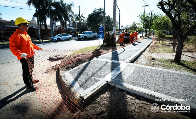 Obra de renovación de la Plaza Mujeres Argentinas en Ampliación Centro América, Córdoba