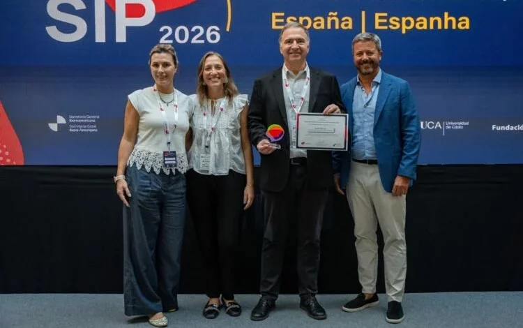 Premiación del programa Puentes Digitales en la SIP 2026, Cádiz, España