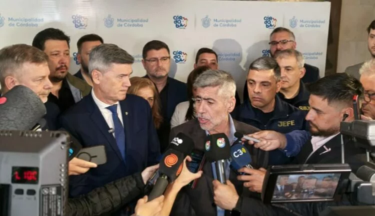 Firma del convenio de seguridad entre la Provincia y la Municipalidad de Córdoba