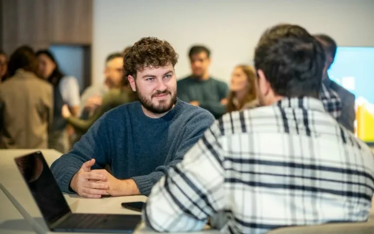 Reunión de emprendedores cordobeses seleccionados para el programa Triple F