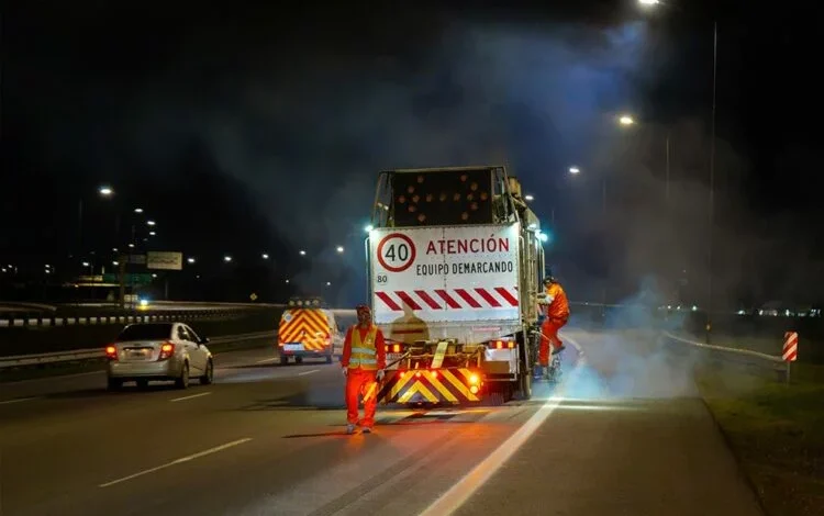 Obras de demarcación vial en la Avenida Circunvalación de Córdoba